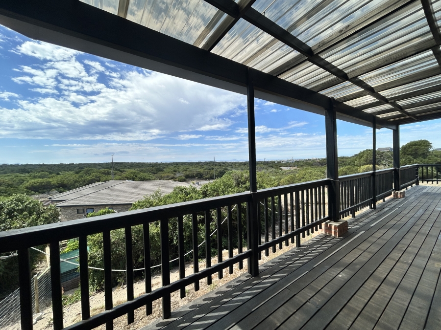 3 Bedroom Property for Sale in Paradise Beach Eastern Cape